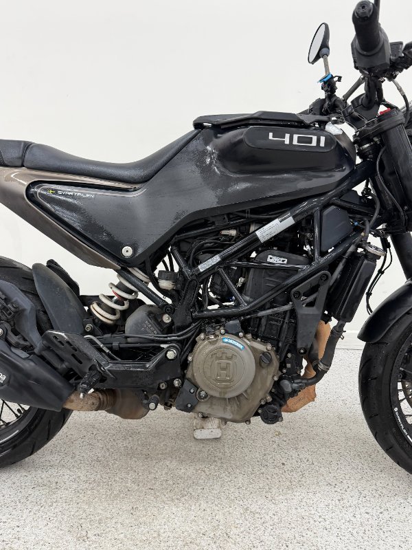 2022 HUSQVARNA SVARTPILEN 401 Black