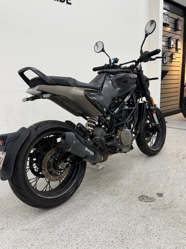 2022 HUSQVARNA SVARTPILEN 401 Black