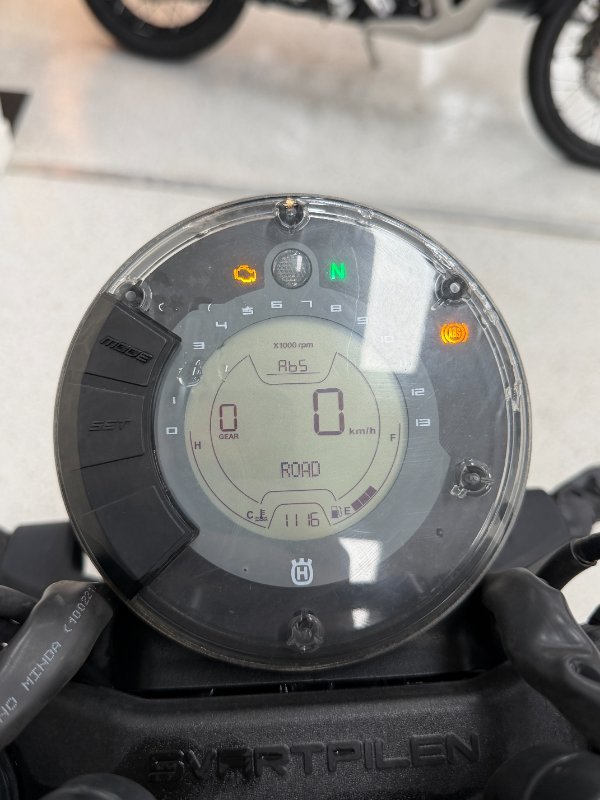 2022 HUSQVARNA SVARTPILEN 401 Black