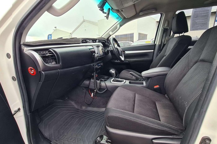2019 Toyota Hilux SR5