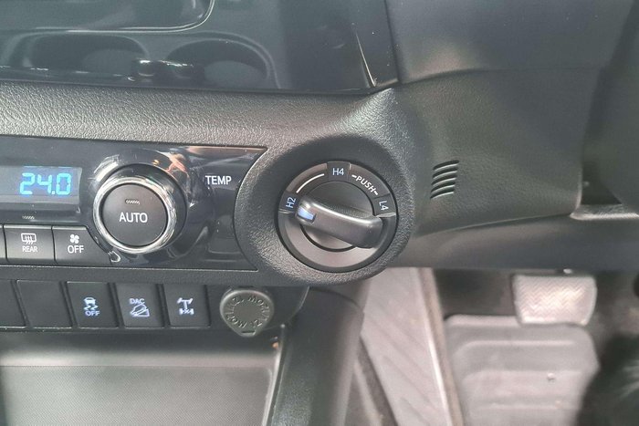 2019 Toyota Hilux SR5
