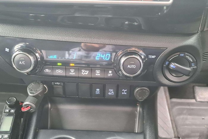 2019 Toyota Hilux SR5