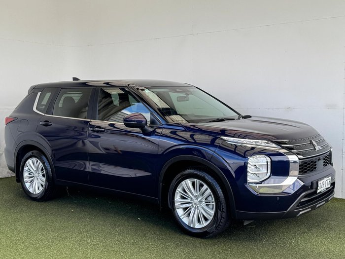 2022 Mitsubishi Outlander ES