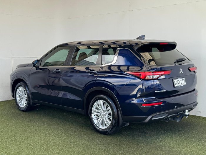 2022 Mitsubishi Outlander ES