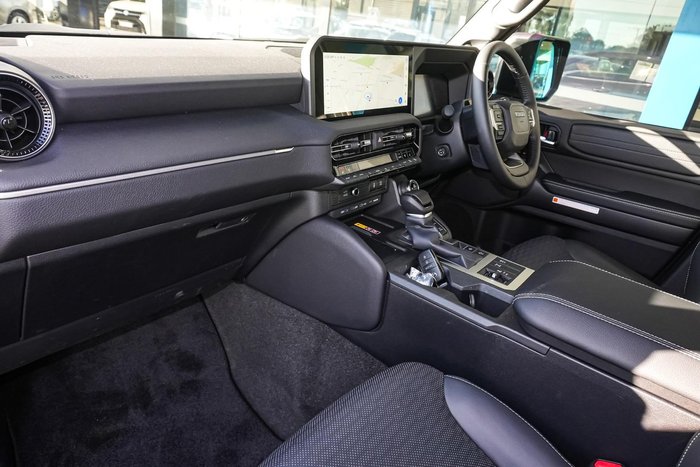 2025 Toyota Landcruiser Prado VX