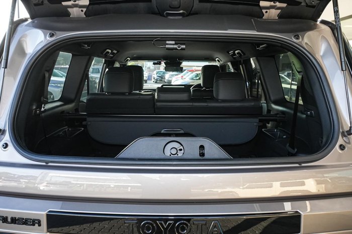2025 Toyota Landcruiser Prado VX