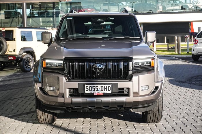 2025 Toyota Landcruiser Prado VX
