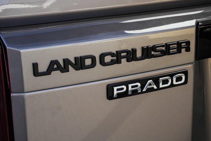 2025 Toyota Landcruiser Prado VX
