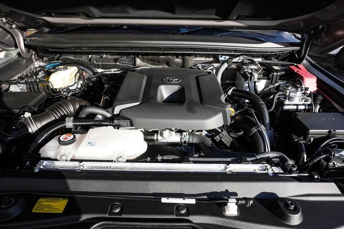 2025 Toyota Landcruiser Prado VX