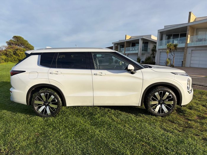 2025 Mitsubishi Outlander Exceed