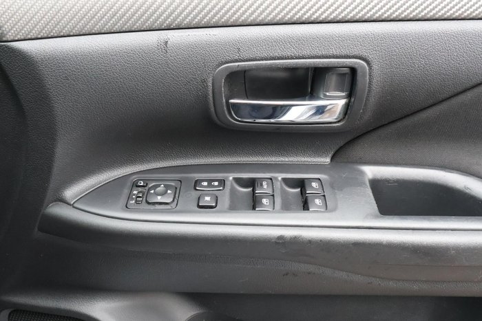 2017 Mitsubishi Outlander LS