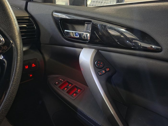 2024 Mitsubishi Eclipse Cross PHEV Exceed