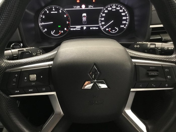 2024 Mitsubishi Outlander ES