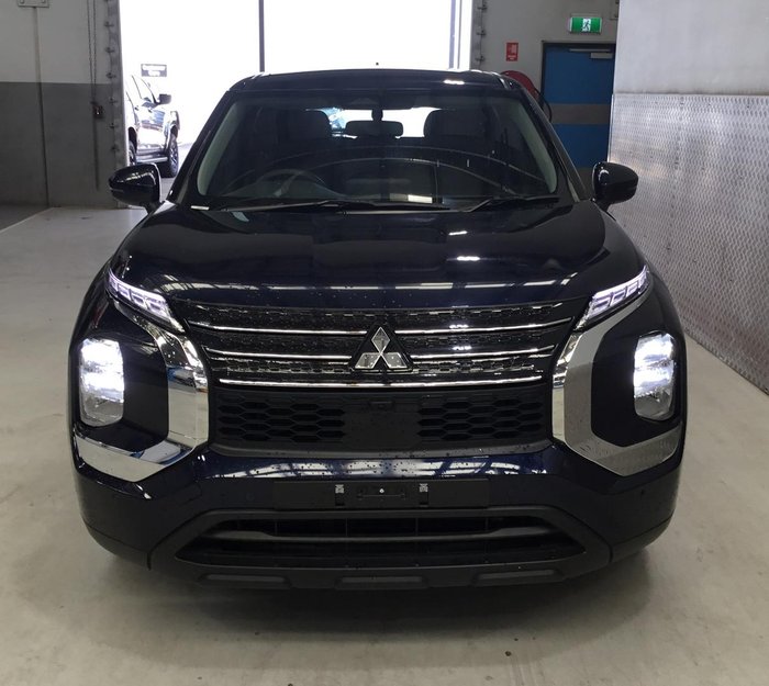 2024 Mitsubishi Outlander ES