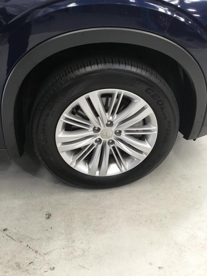 2024 Mitsubishi Outlander ES