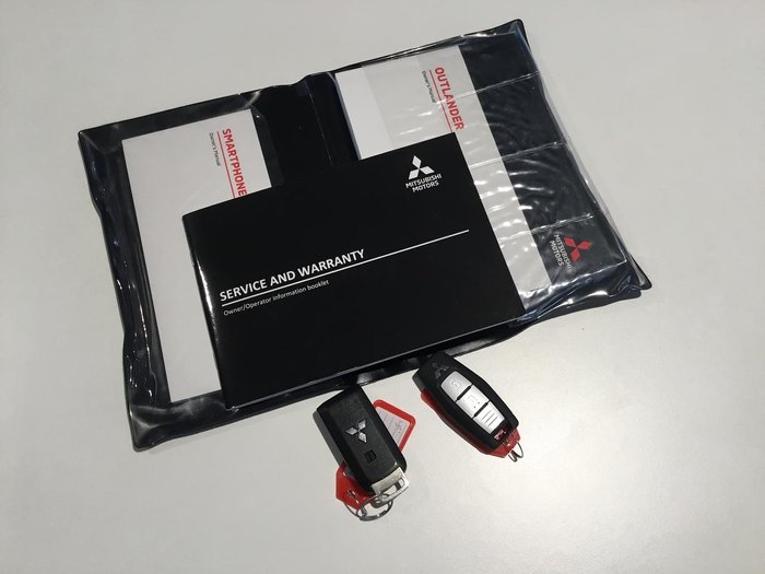 2024 Mitsubishi Outlander ES
