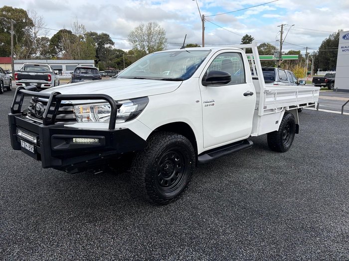 2021 Toyota Hilux SR