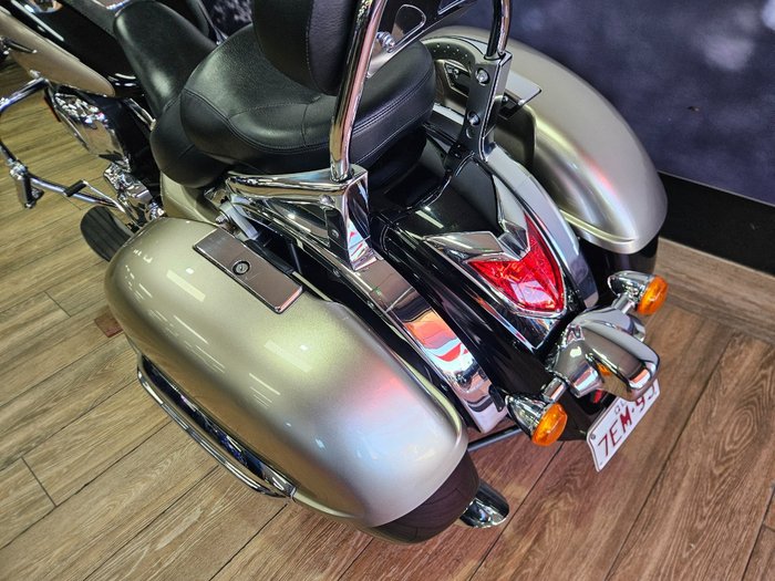 2010 Kawasaki VULCAN 1700 NOMAD Black