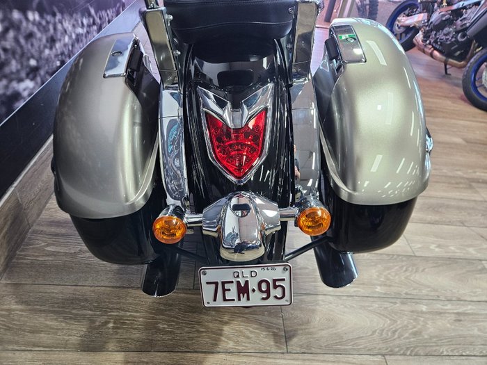 2010 Kawasaki VULCAN 1700 NOMAD Black