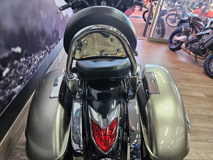 2010 Kawasaki VULCAN 1700 NOMAD Black