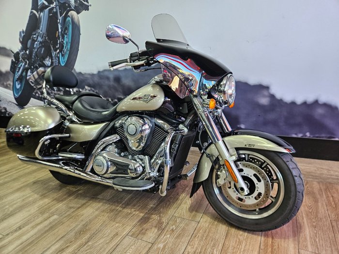 2010 Kawasaki VULCAN 1700 NOMAD Black