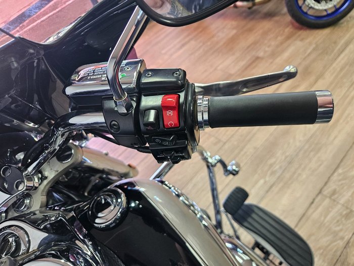 2010 Kawasaki VULCAN 1700 NOMAD Black