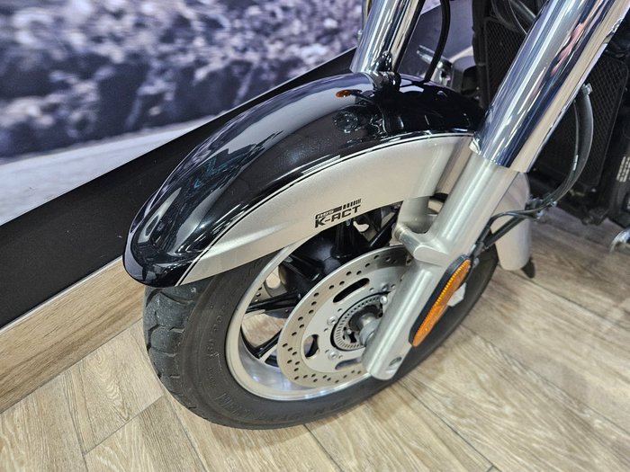 2010 Kawasaki VULCAN 1700 NOMAD Black