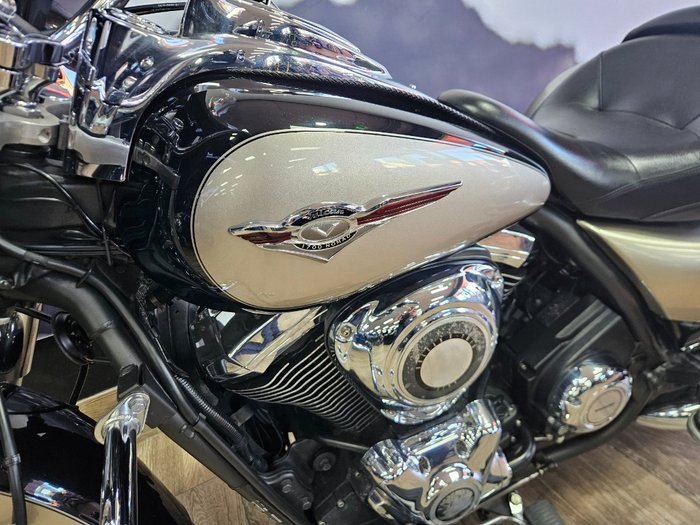 2010 Kawasaki VULCAN 1700 NOMAD Black