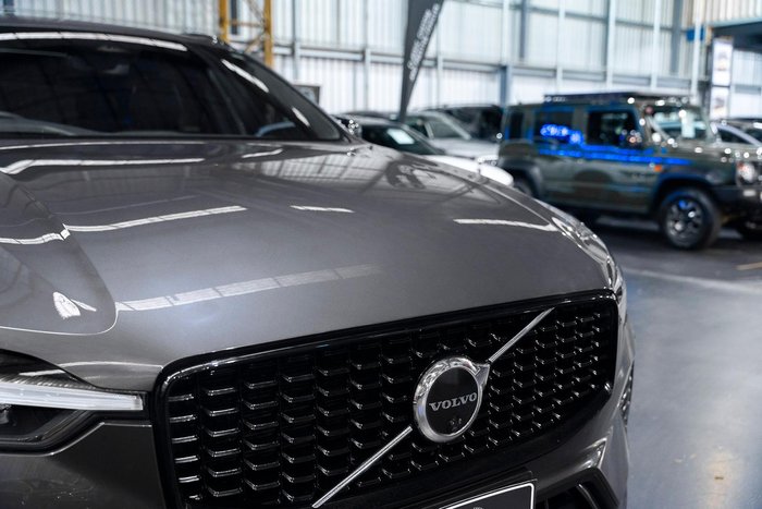 2021 Volvo XC60 B6 R-Design