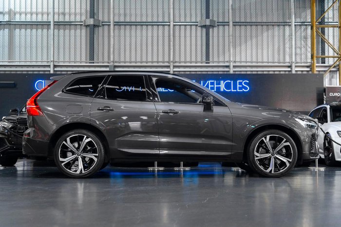2021 Volvo XC60 B6 R-Design
