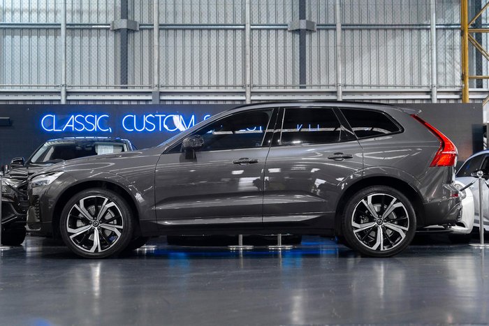 2021 Volvo XC60 B6 R-Design