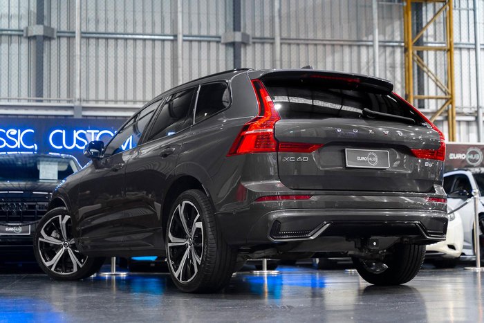2021 Volvo XC60 B6 R-Design