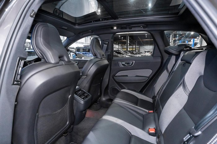 2021 Volvo XC60 B6 R-Design
