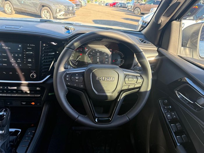 2025 Isuzu MU-X LS-T