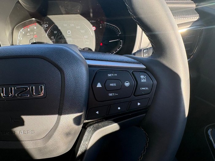 2025 Isuzu MU-X LS-T
