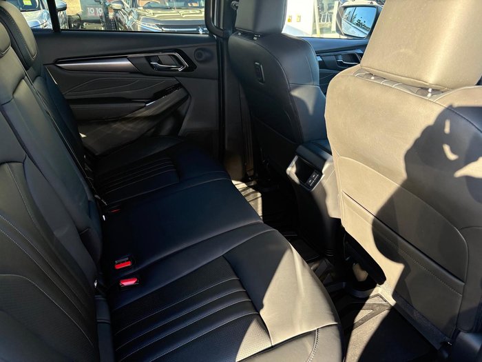 2025 Isuzu MU-X LS-T