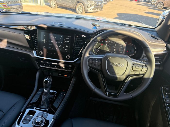 2025 Isuzu MU-X LS-T