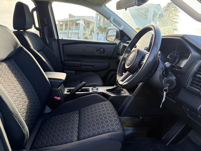 2024 Mitsubishi Triton GLX