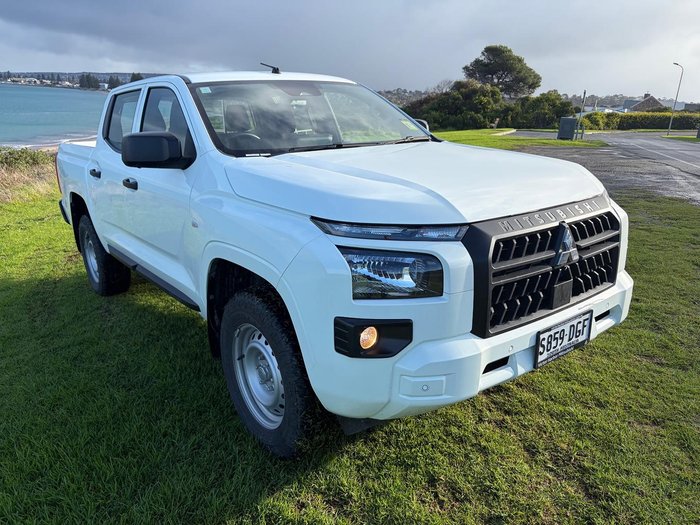 2024 Mitsubishi Triton GLX