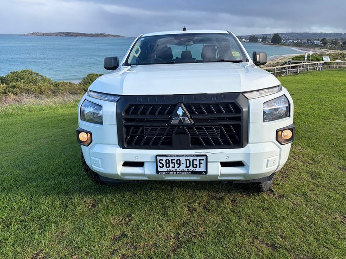 2024 Mitsubishi Triton GLX