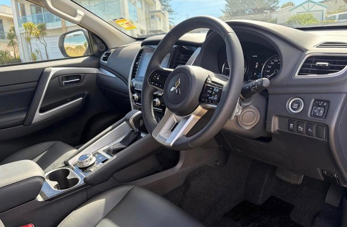 2024 Mitsubishi Pajero Sport GLS