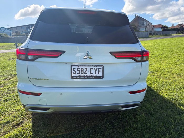 2023 Mitsubishi Outlander LS