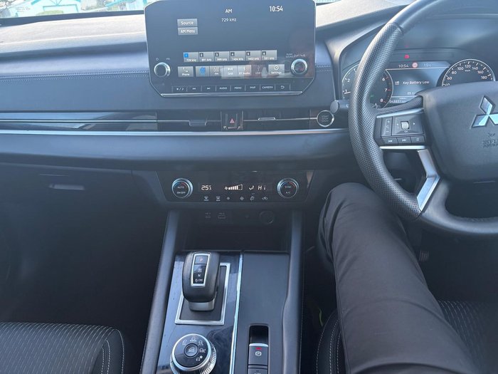 2023 Mitsubishi Outlander LS