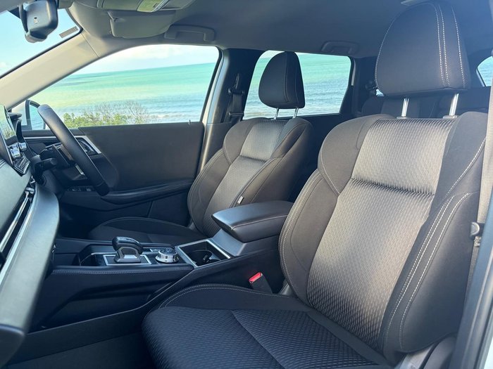 2023 Mitsubishi Outlander LS