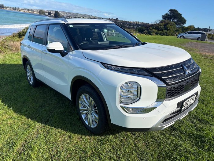 2023 Mitsubishi Outlander LS