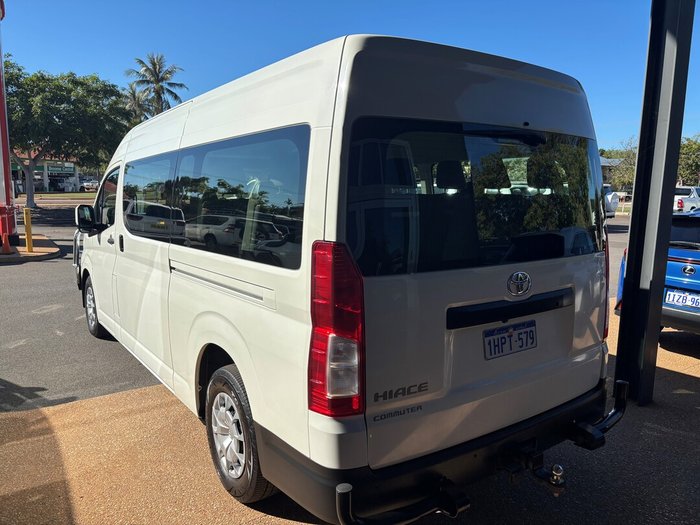 2022 Toyota HIACE Commuter Bus DSL AT (White Only)