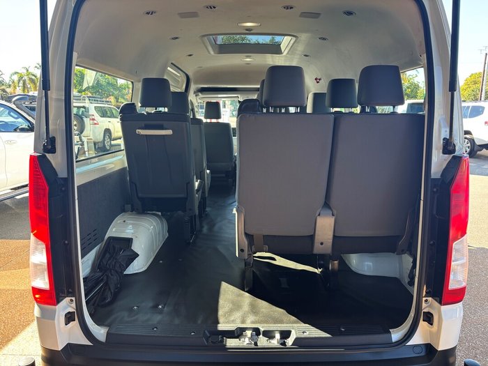 2022 Toyota HIACE Commuter Bus DSL AT (White Only)