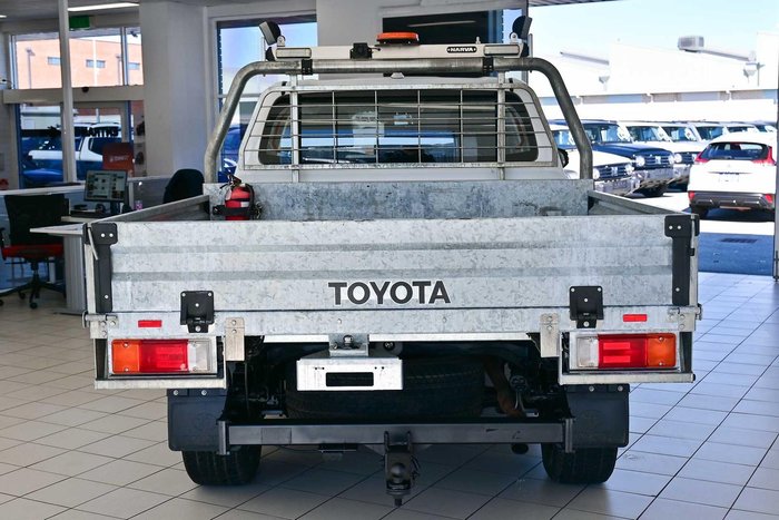 2022 Toyota Hilux SR