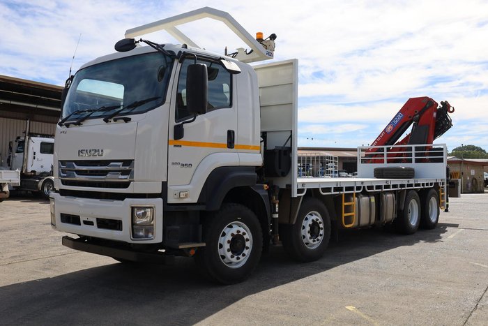 2022 Isuzu F Series FYJ300-350 White