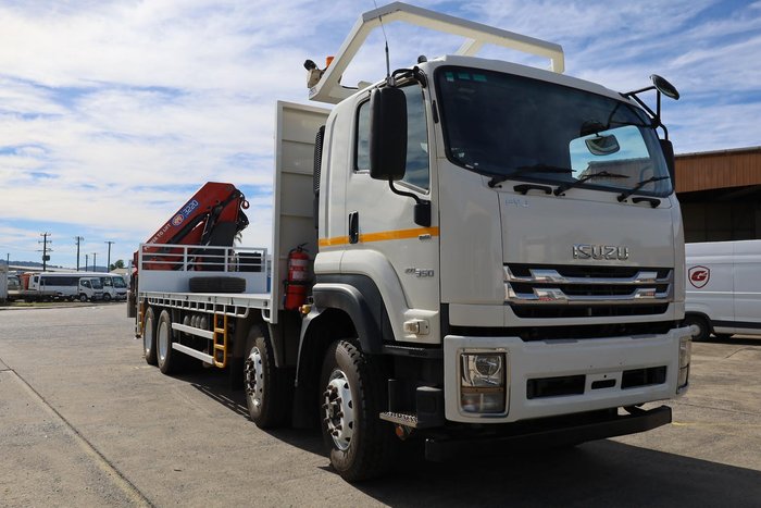 2022 Isuzu F Series FYJ300-350 White